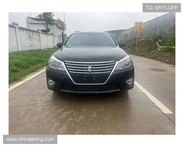 全新皇冠:在豪华与性能之间找到完美平衡,开启全新驾驶体验的豪华旗舰车型